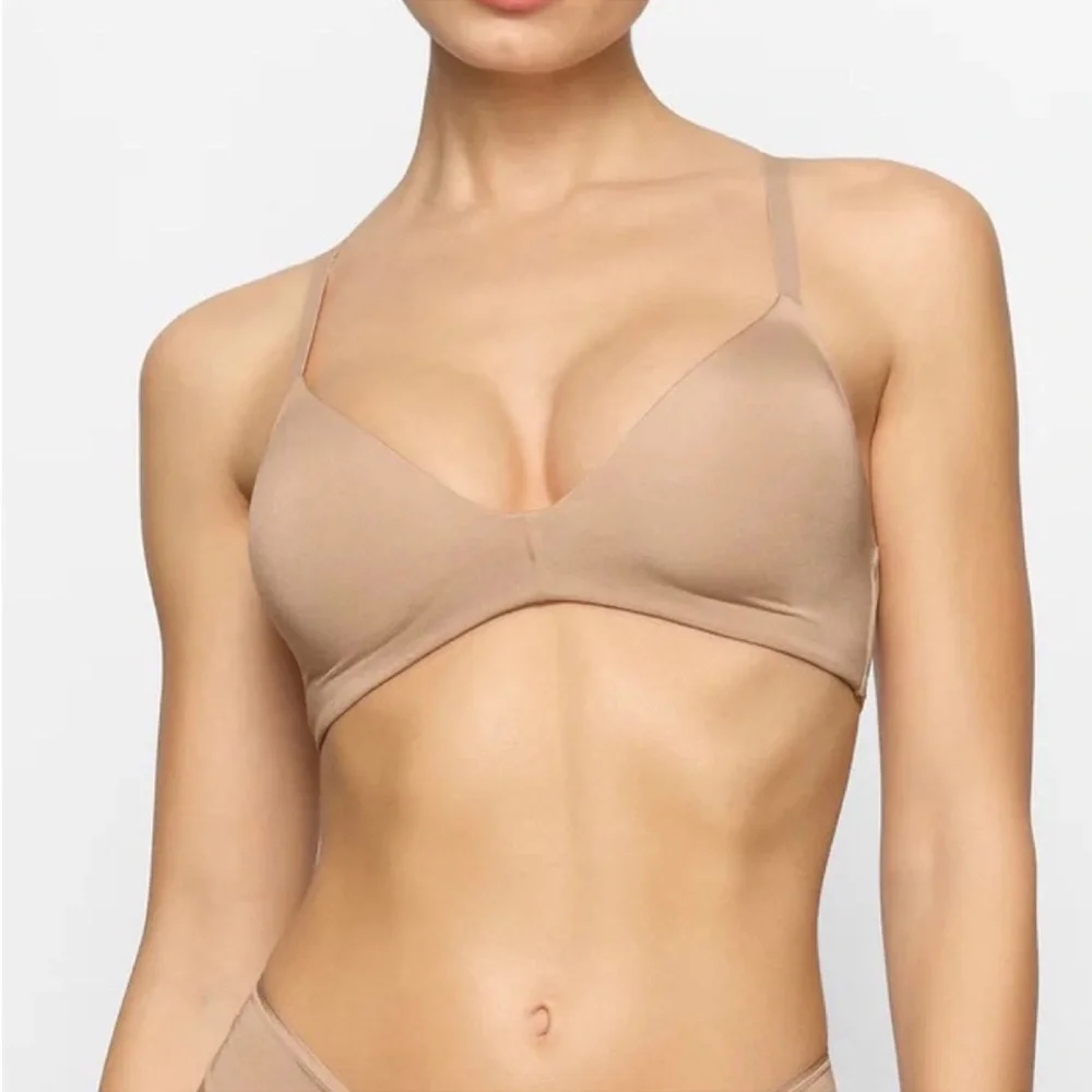 Skims Wireless Form Lightly Lined Bra Demi Bra in Clay Size 34C - Picture 4 of 9